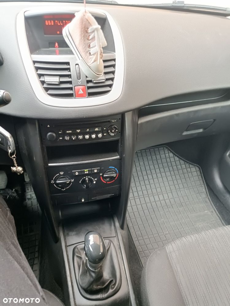 Peugeot 207 - 6