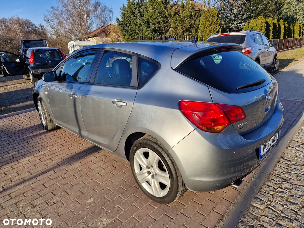 Opel Astra - 4
