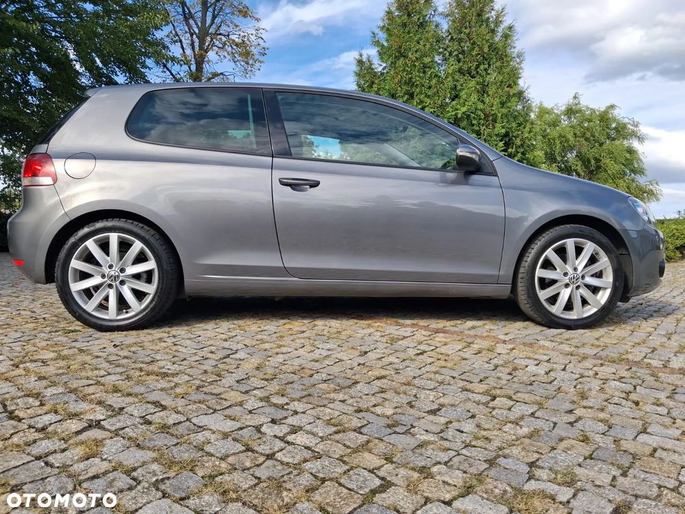 Volkswagen Golf 2.0 TDI DPF Highline - 28