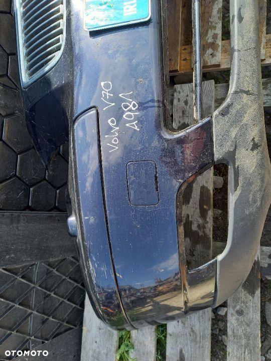Zderzak przód przedni Volvo v70  05r. kod A981 - 5