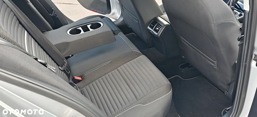 Volkswagen Golf 1.6 BlueTDI DSG Cup - 23