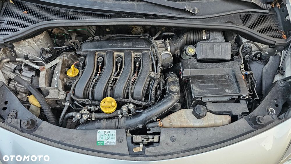 Renault Clio 1.6 Confort Privilege - 8