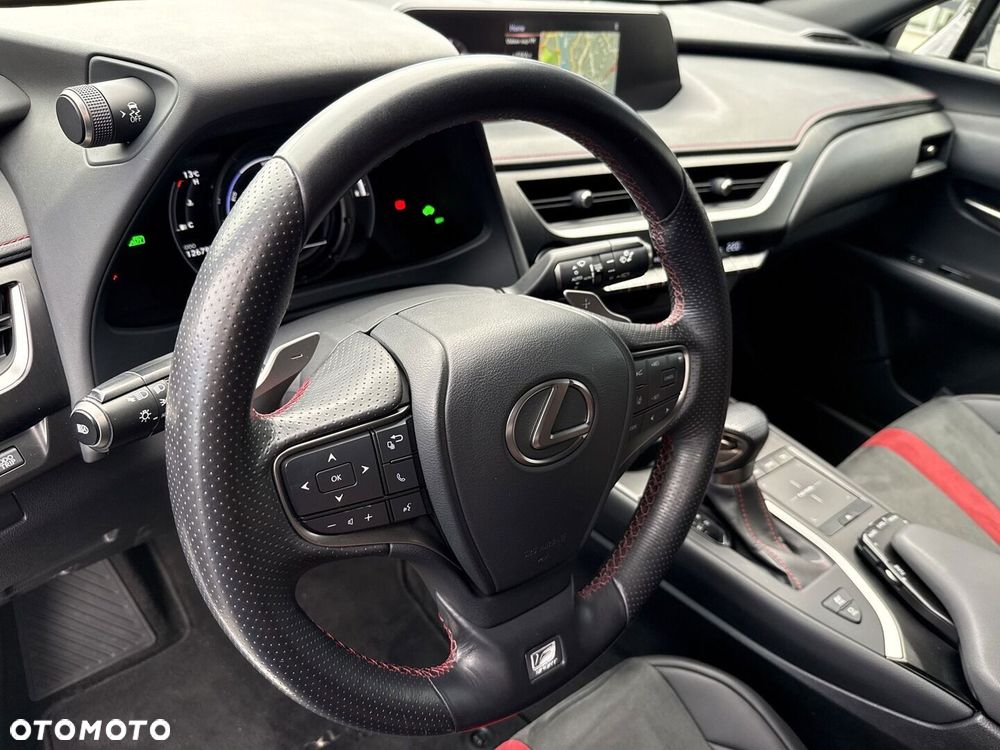 Lexus UX - 9
