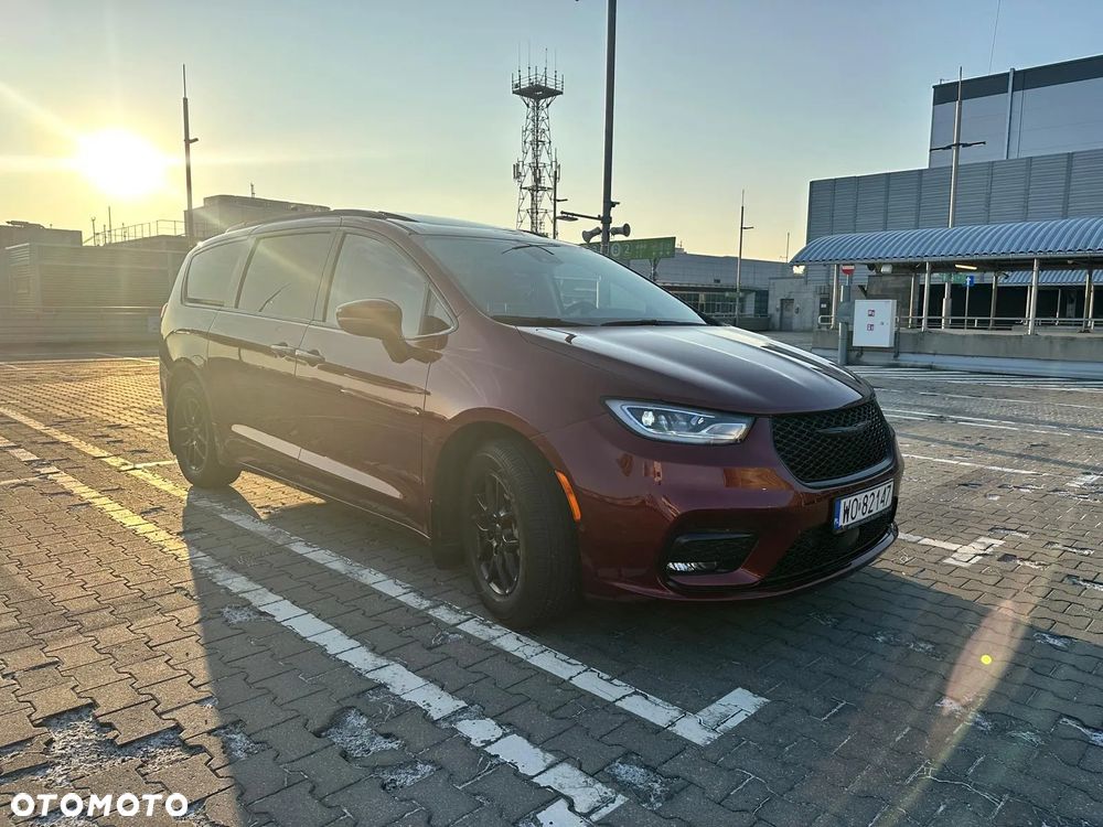 Chrysler Pacifica - 2
