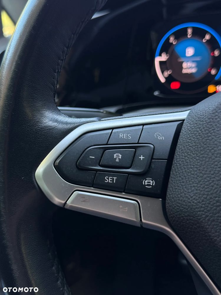 Volkswagen Golf 2.0 TDI Life - 25