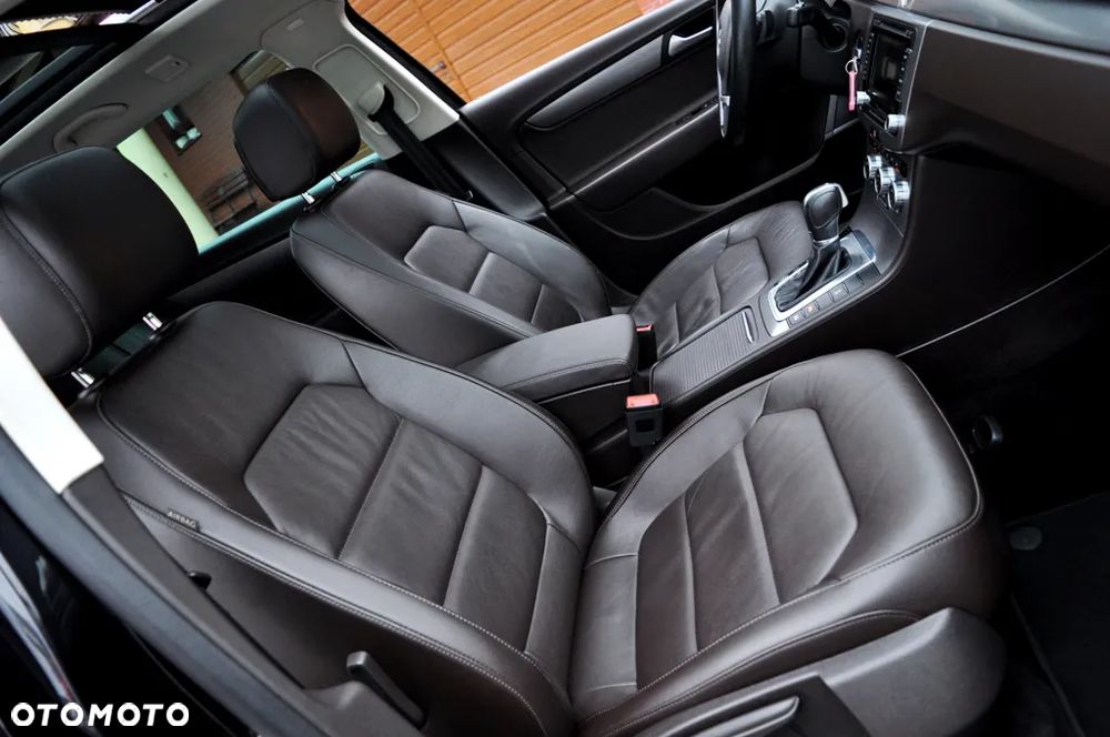 Volkswagen Passat 2.0 TDI Highline DSG - 25