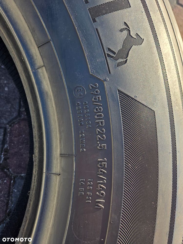 Opony Continental contiCoach HA3 295/80 R22,5 - 6