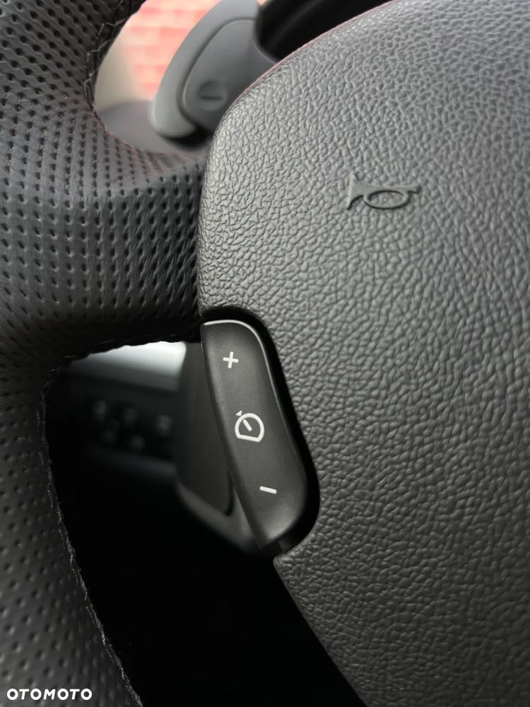 Renault Clio - 28