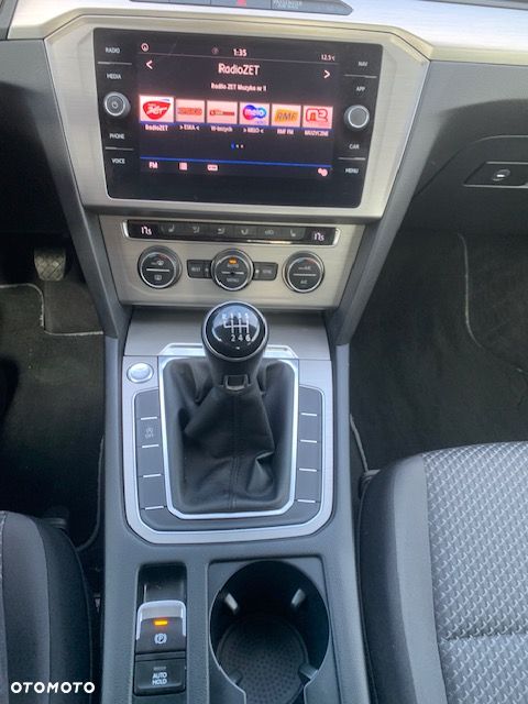 Volkswagen Passat - 19