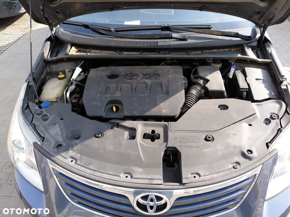 Toyota Avensis 1.8 Sol - 18