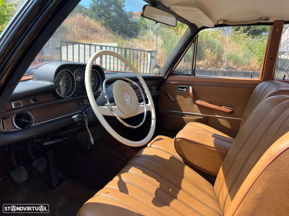 Mercedes-Benz 280 - 24