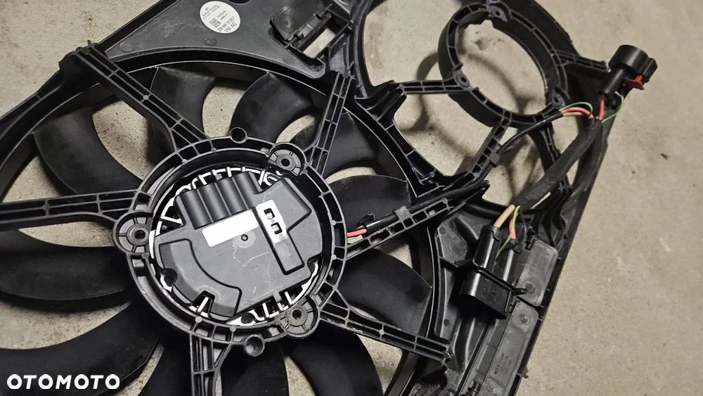 Obudowa wraz z dużym wiatrakiem do AUDI A3 8V - 2