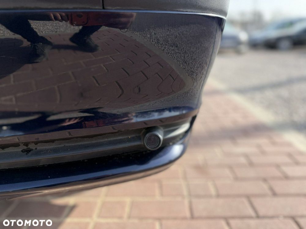 BMW Seria 3 318i - 26