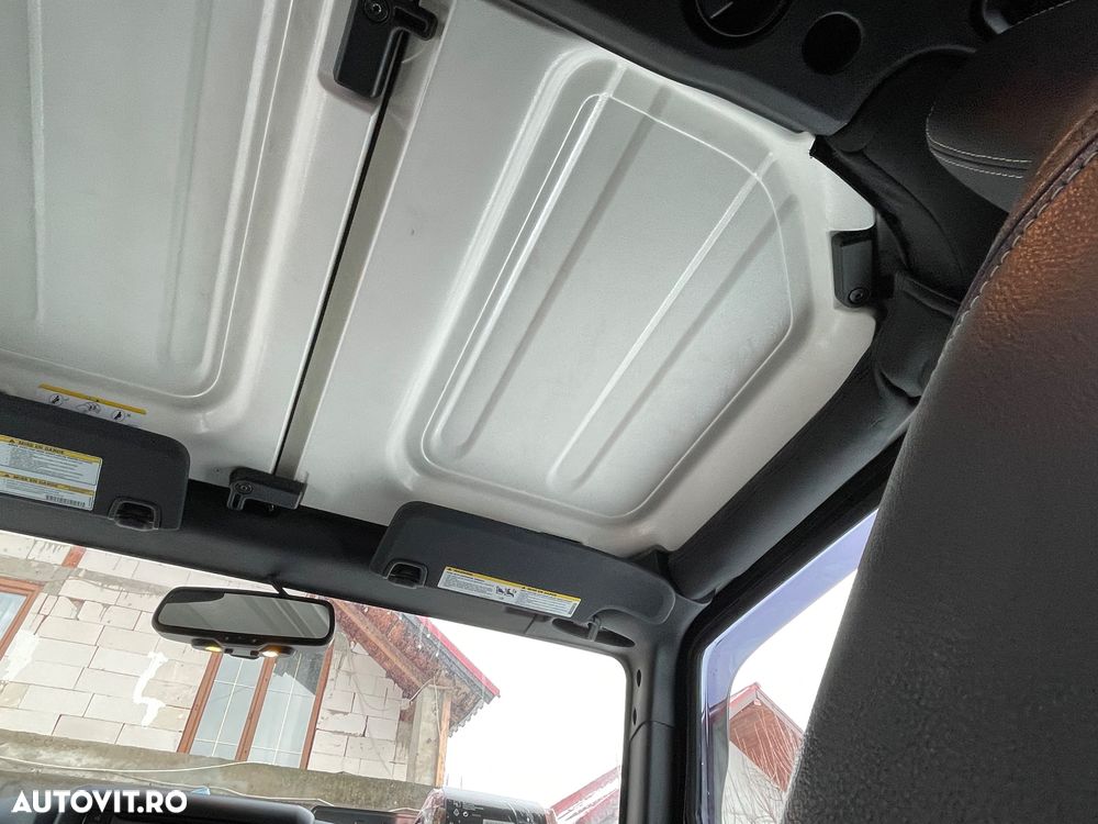 Jeep Wrangler - 8