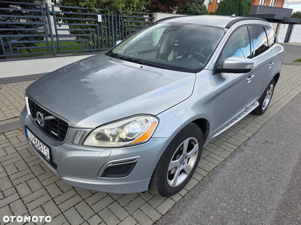 Volvo XC 60 2.0T R-Design - 4
