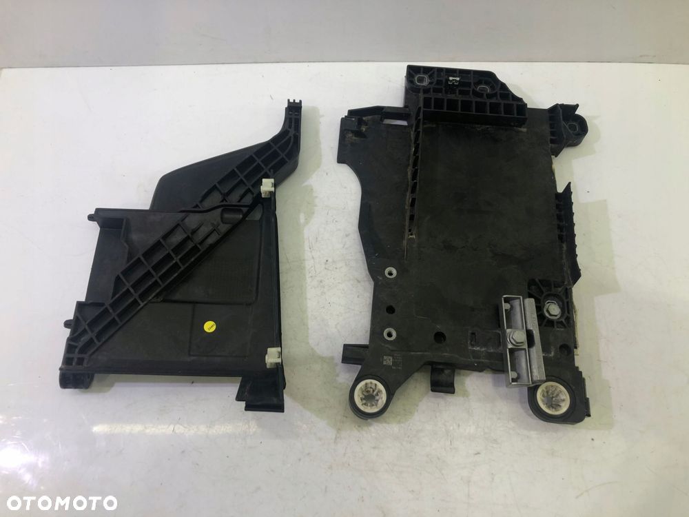 bmw f45 podstawa obudowa akumulatora