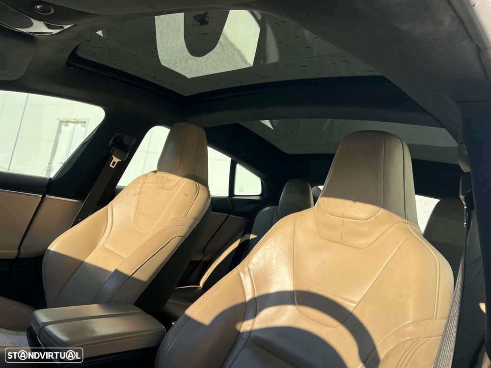 Tesla Model S P90D - 13