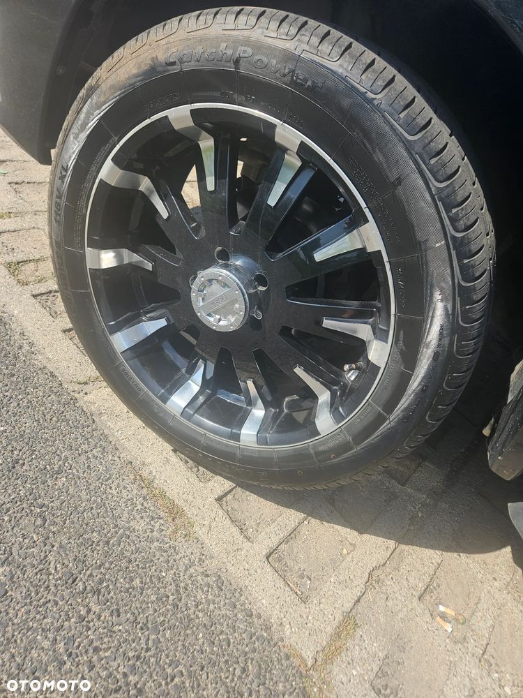 Dodge RAM - 8