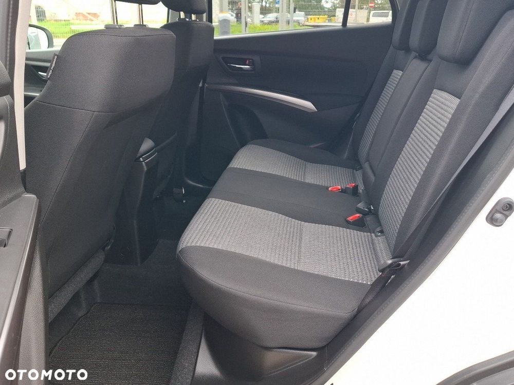 Suzuki SX4 S-Cross - 12