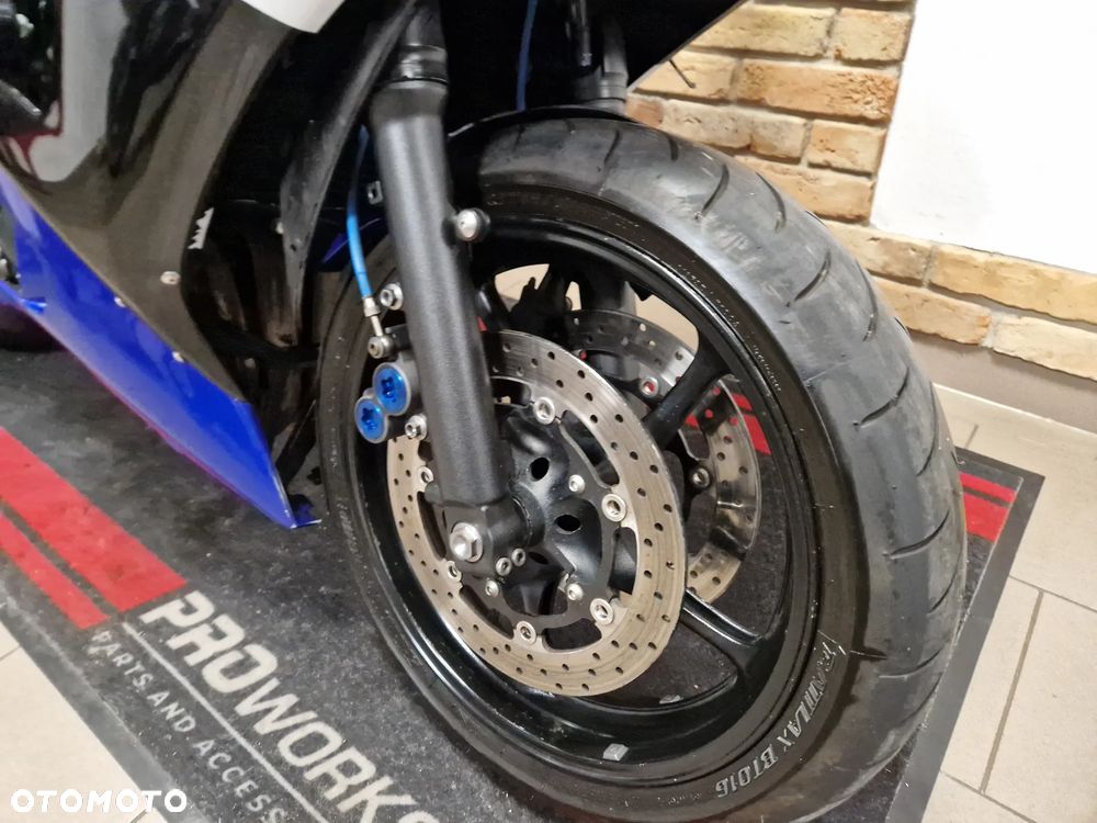 Yamaha R6 - 17