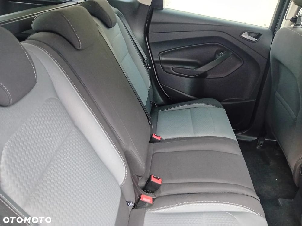 Ford Kuga 2.0 TDCi FWD Titanium - 25