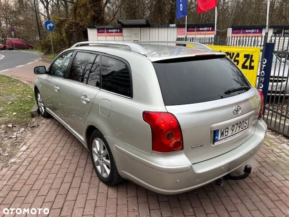 Toyota Avensis - 4