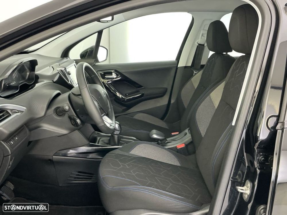 Peugeot 2008 1.2 PureTech Style - 11