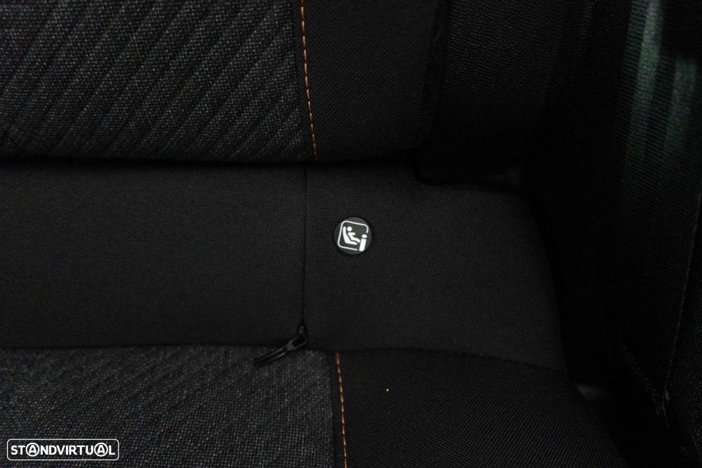 Peugeot 2008 1.2 Hybrid Style e-DCS6 - 12