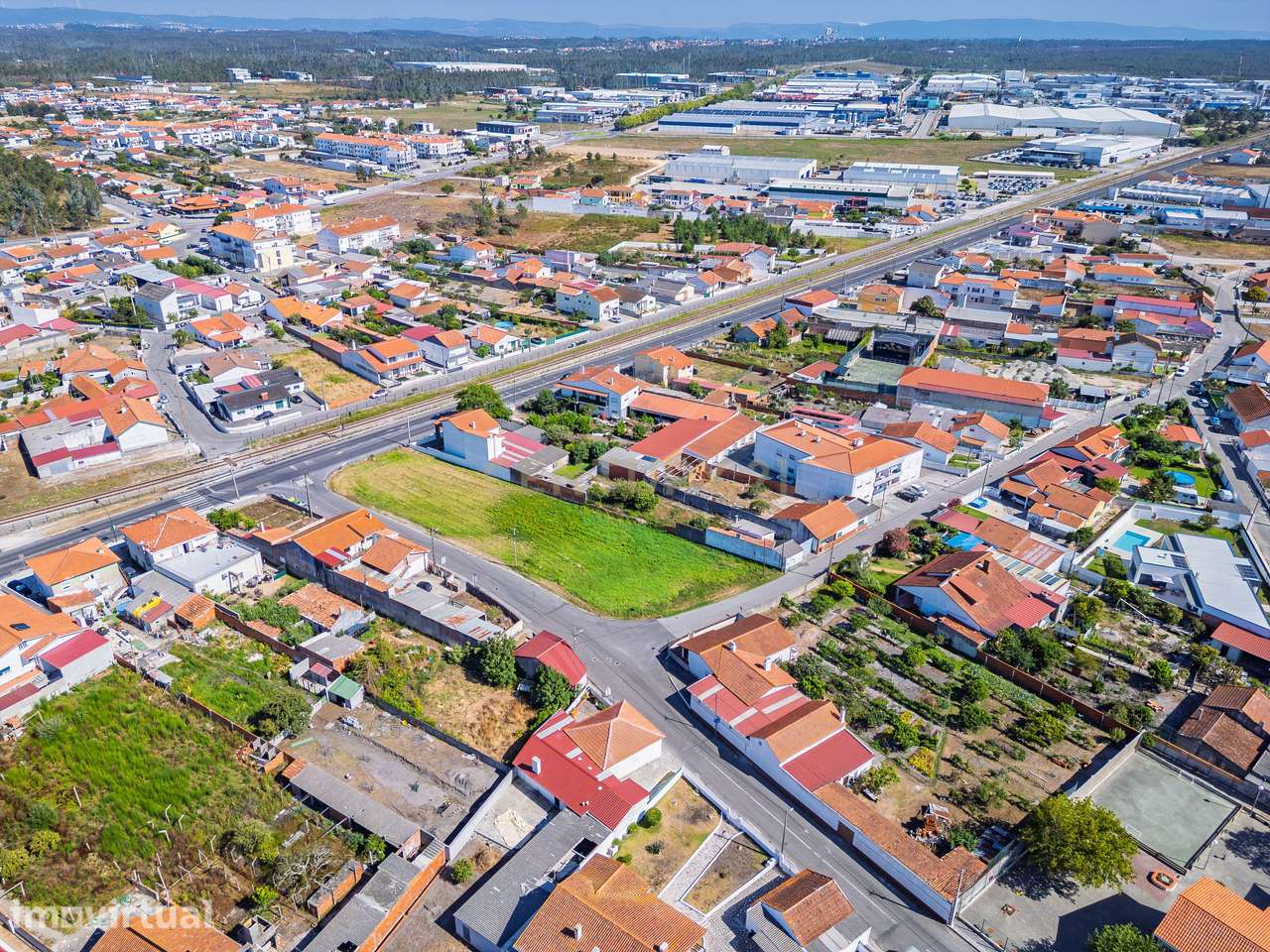 Terreno com 2.117 m² e elevado potencial construtivo. Antigo projeto a - Grande imagem: 3/20