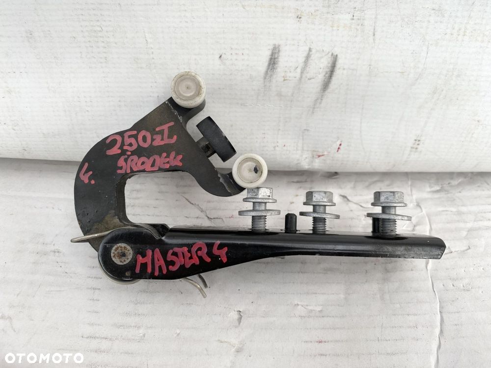 MASTER 3 i 4 MOVANO NV400 18- WÓZEK ROLKA DRZWI ŚRODKOWA SUWANE 777640623R - 1