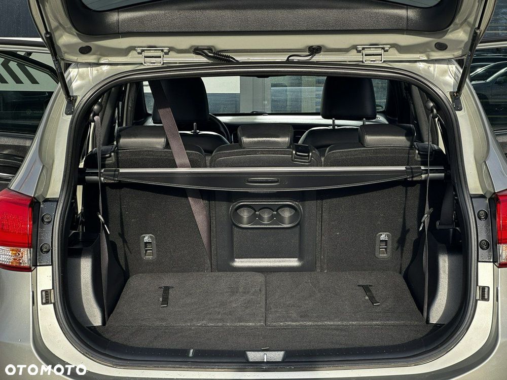 Kia Carens 1.7 CRDi XL 7os 7DCT - 37