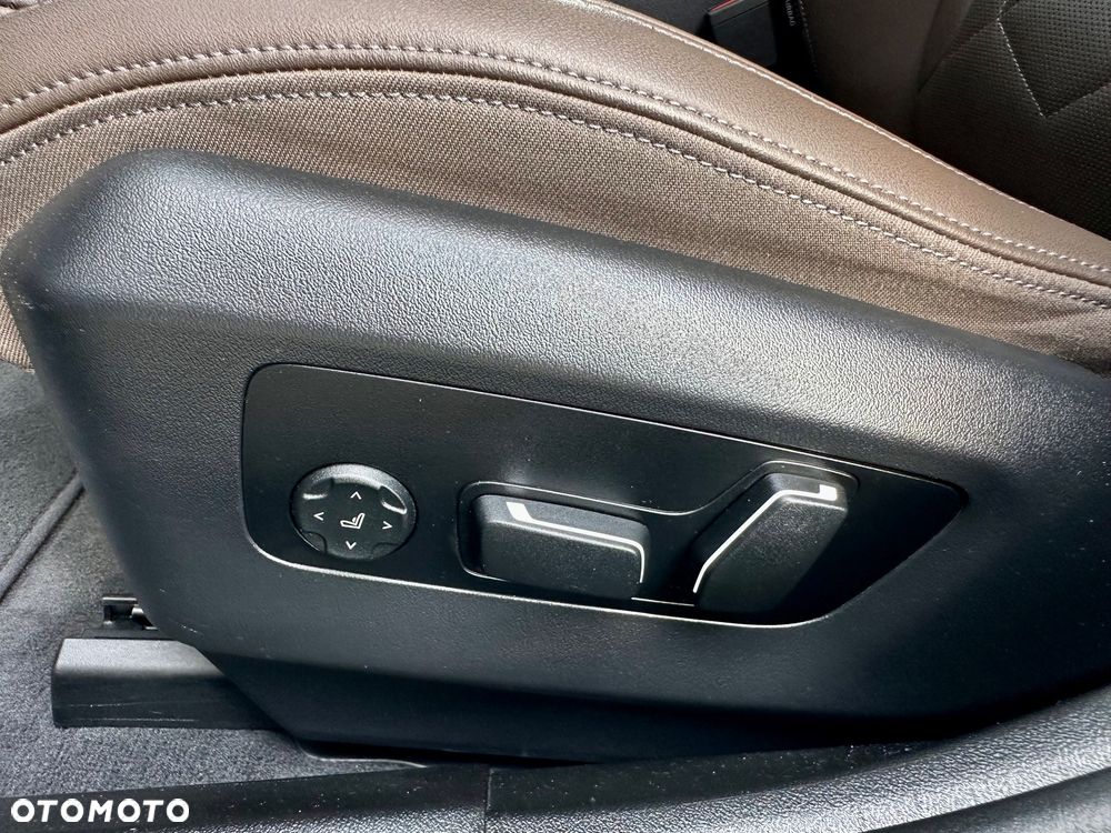 BMW Seria 5 520d xDrive mHEV M Sport - 33