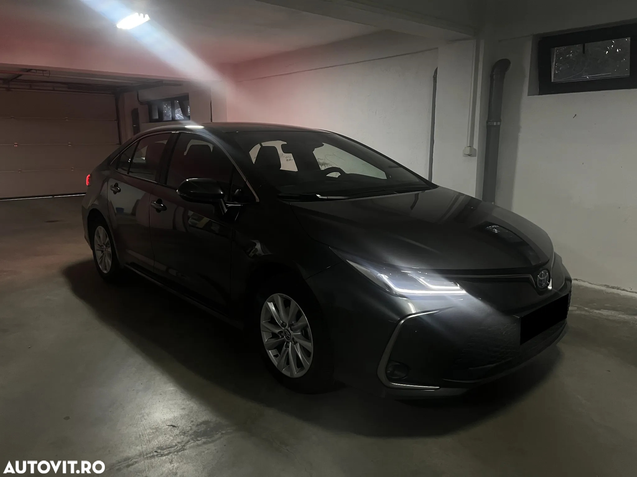 Toyota Corolla 1.8 HSD Business - 11