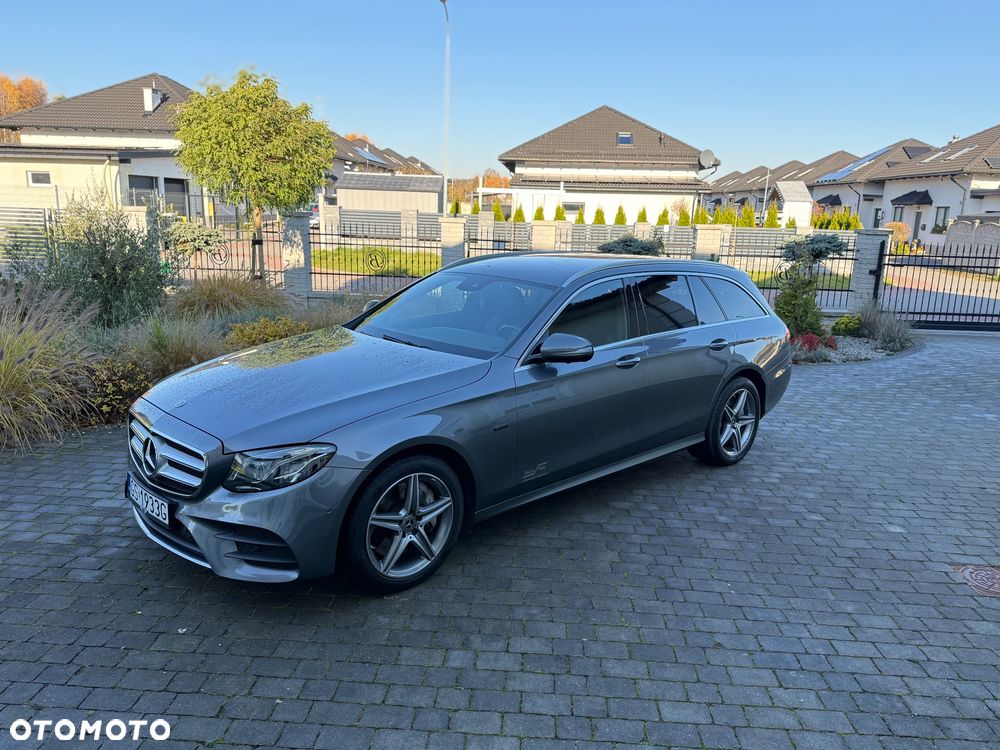 Mercedes-Benz Klasa E 220 d 4-Matic Business Edition - 1