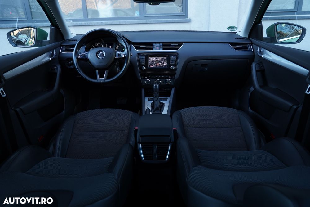 Skoda Octavia 2.0 TDI DSG Style - 23