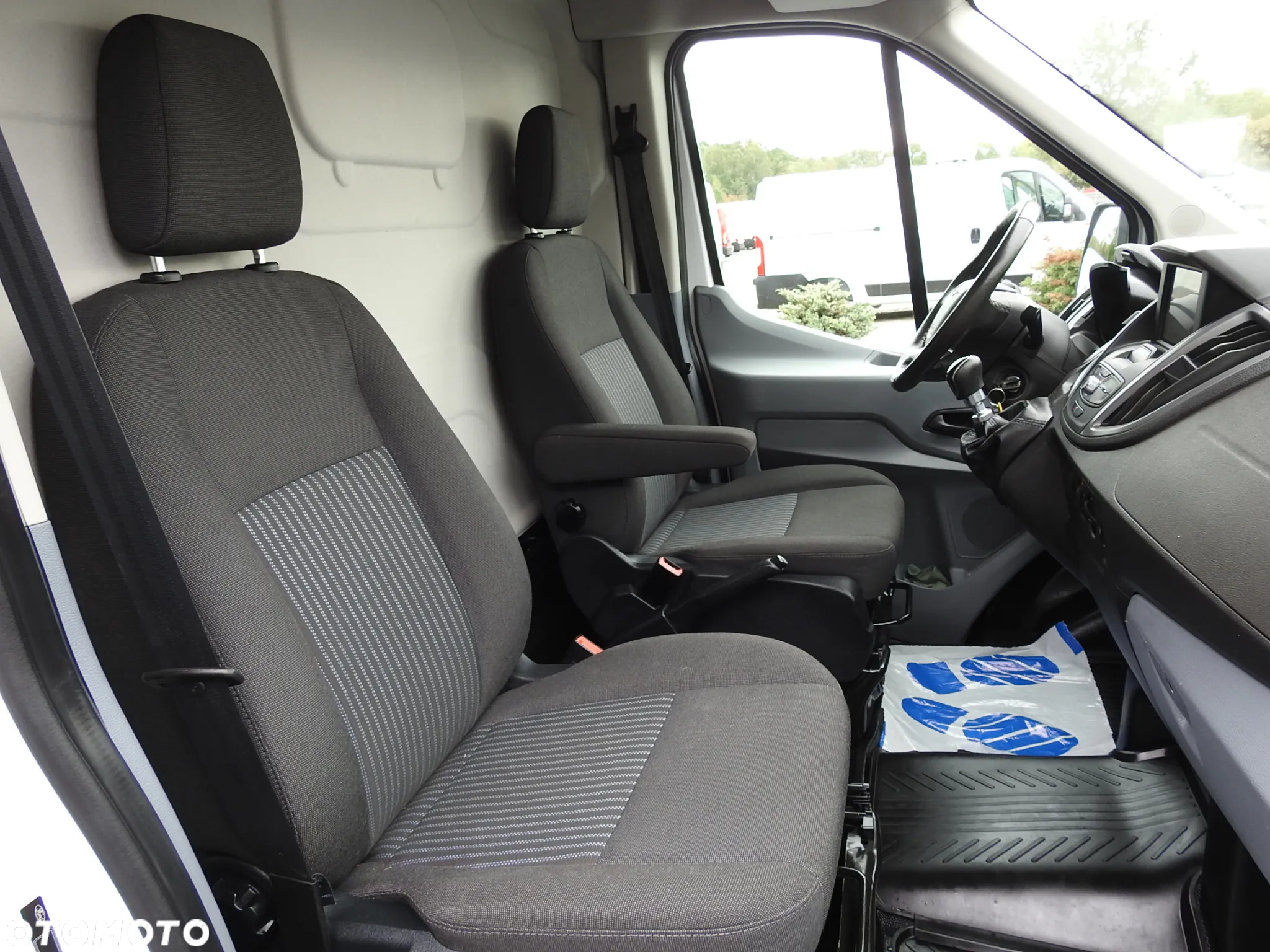 Ford TRANSIT FURGON CHŁODNIA 0*C FUNKCJA GRZANIA ZASILANIE 230V TEMPOMAT NAWIGACJA KLIMATYZACJA LEDY 130KM [ E41585 ] - 41