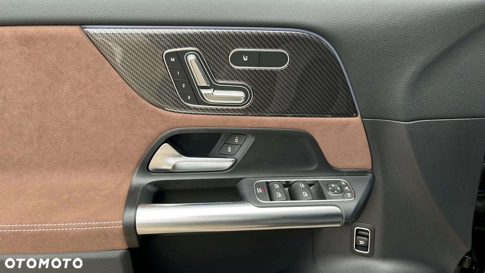 Mercedes-Benz GLA 200 AMG Line - 16