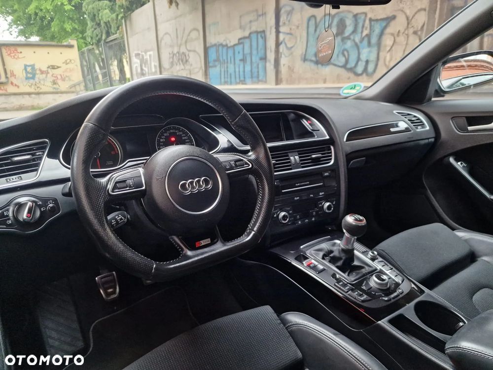 Audi A4 Avant 2.0 TDI quattro - 17