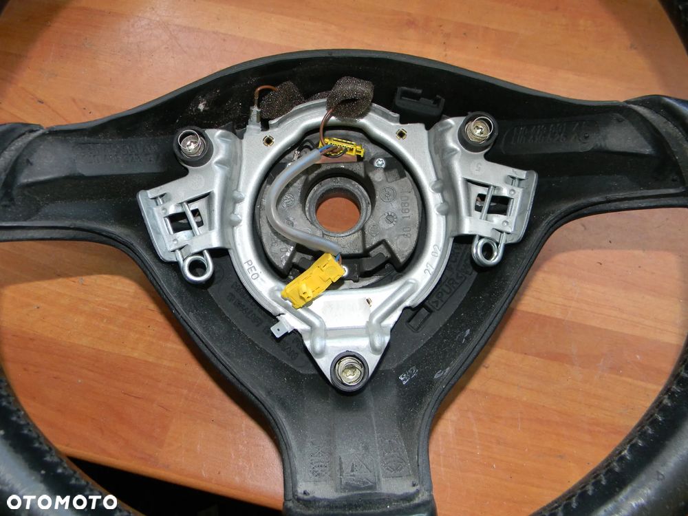 kierownica skórzana skóra VW PASSAT B5 GOLF IV BORA trójramienna - 7