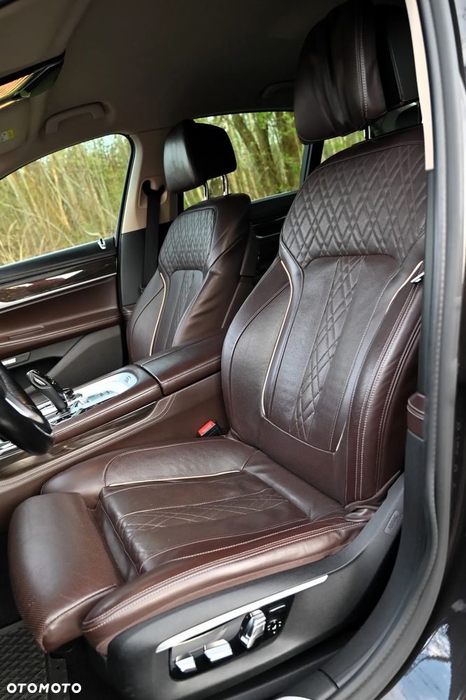 BMW Seria 7 730d xDrive - 24