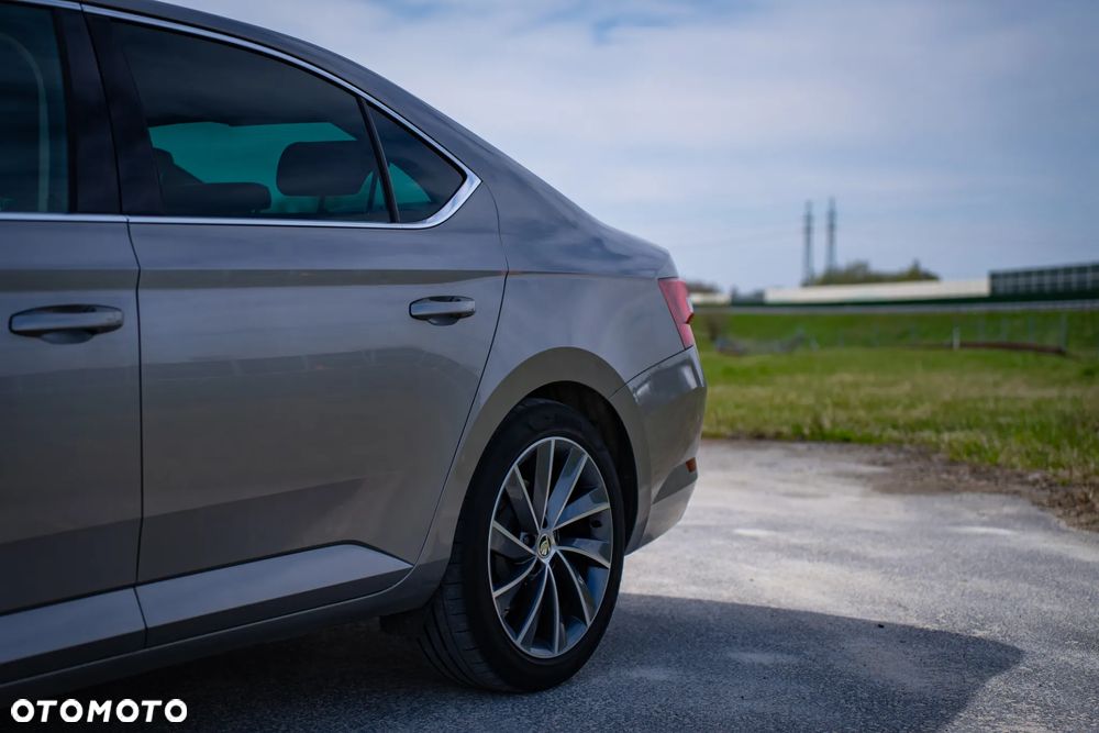 Skoda Superb 2.0 TDI L&K DSG - 12