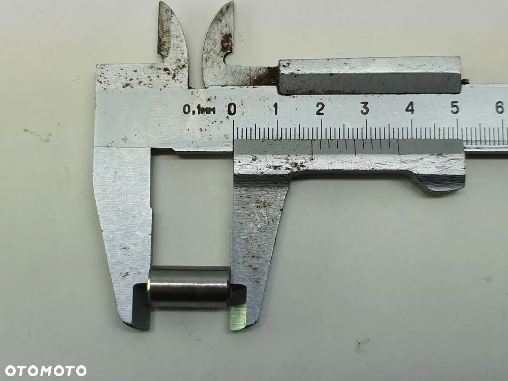 SUZUKI GSR 750 11-16 DEKIEL POKRYWA + ŚRUBY - 22