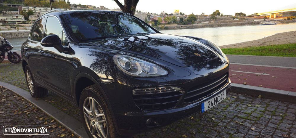 Porsche Cayenne Standard - 1