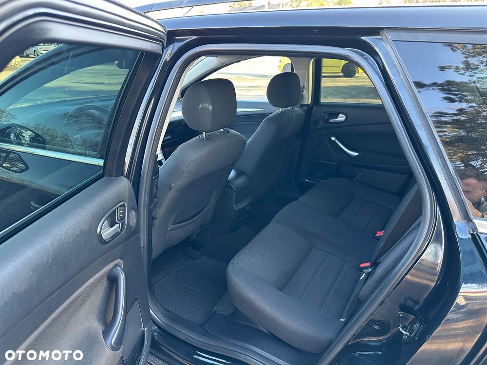 Ford Mondeo 2.3 Silver X - 27