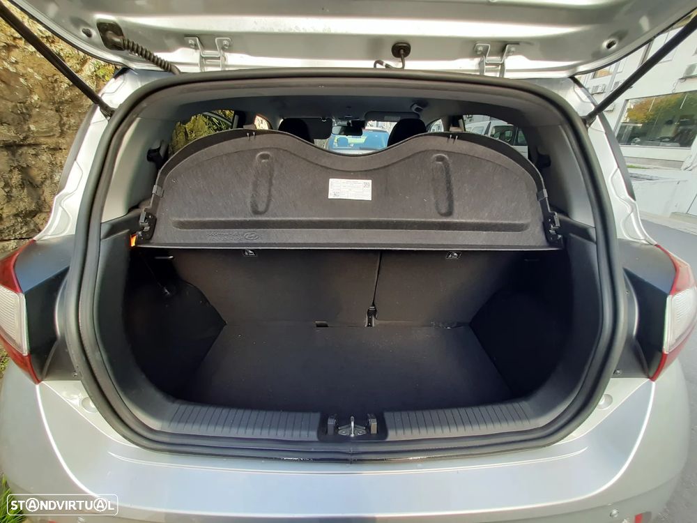 Hyundai i10 1.0 Comfort AMT - 6