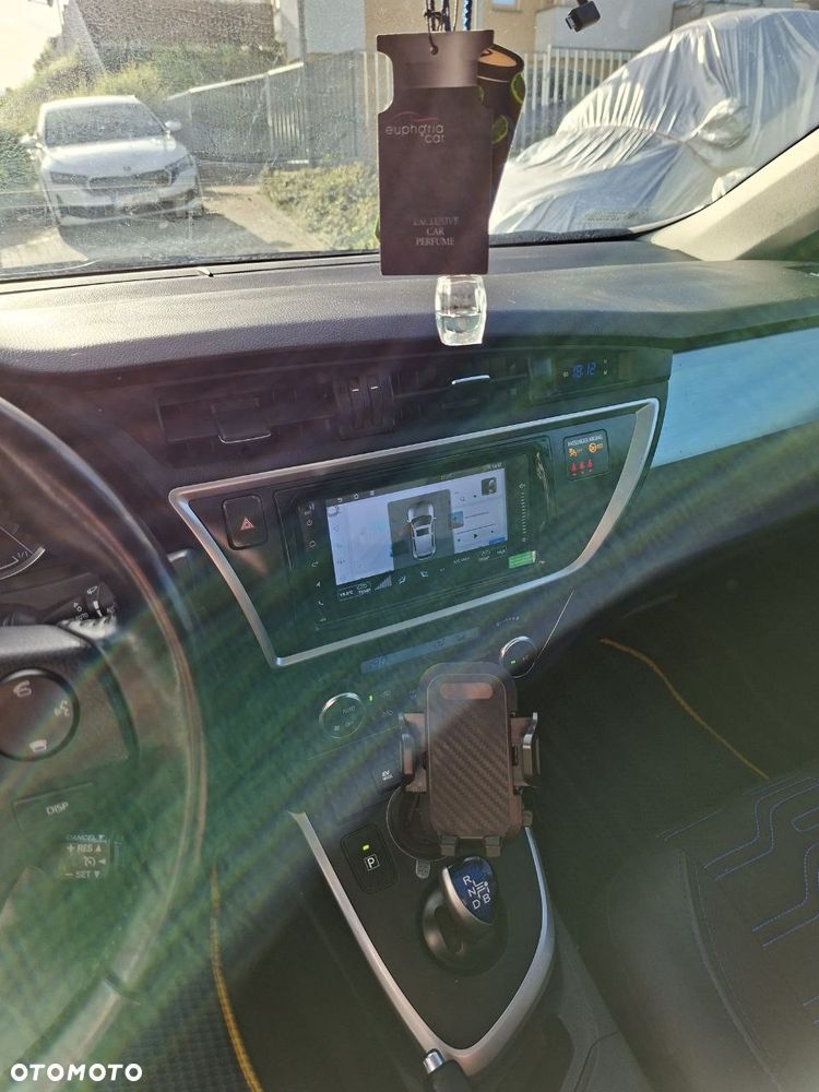 Toyota Auris - 13