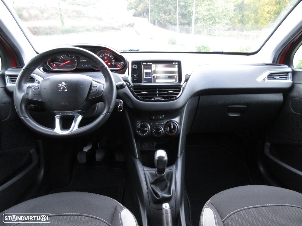 Peugeot 208 1.2 VTi SE Style - 30