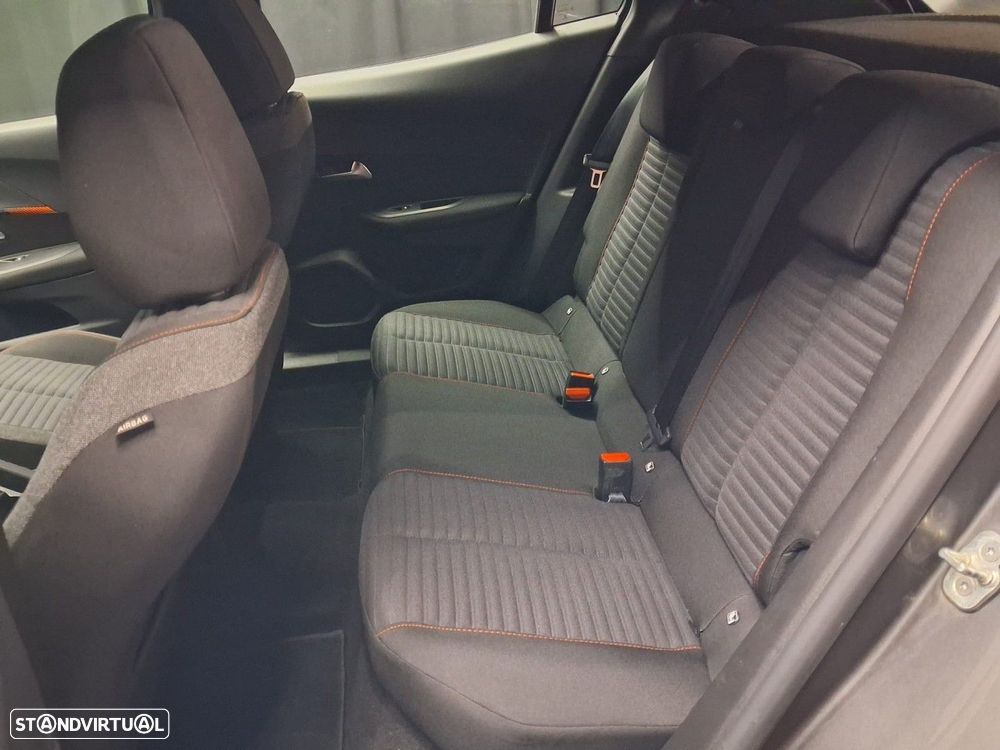 Peugeot 2008 1.2 PureTech Active Pack - 12