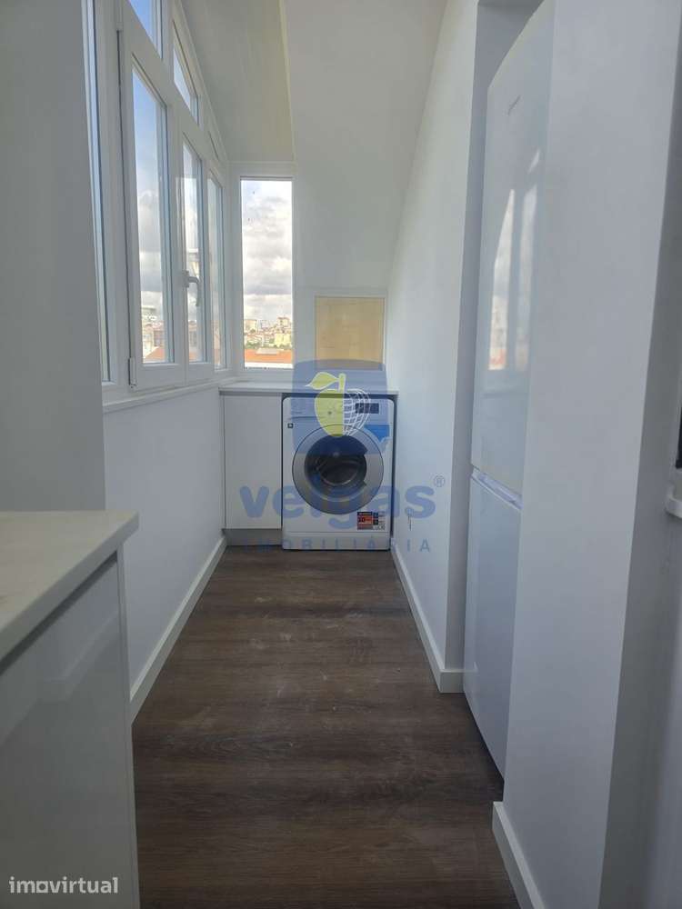 Apartamento T2 Central na Venteira, Amadora Renovado - Grande imagem: 4/17