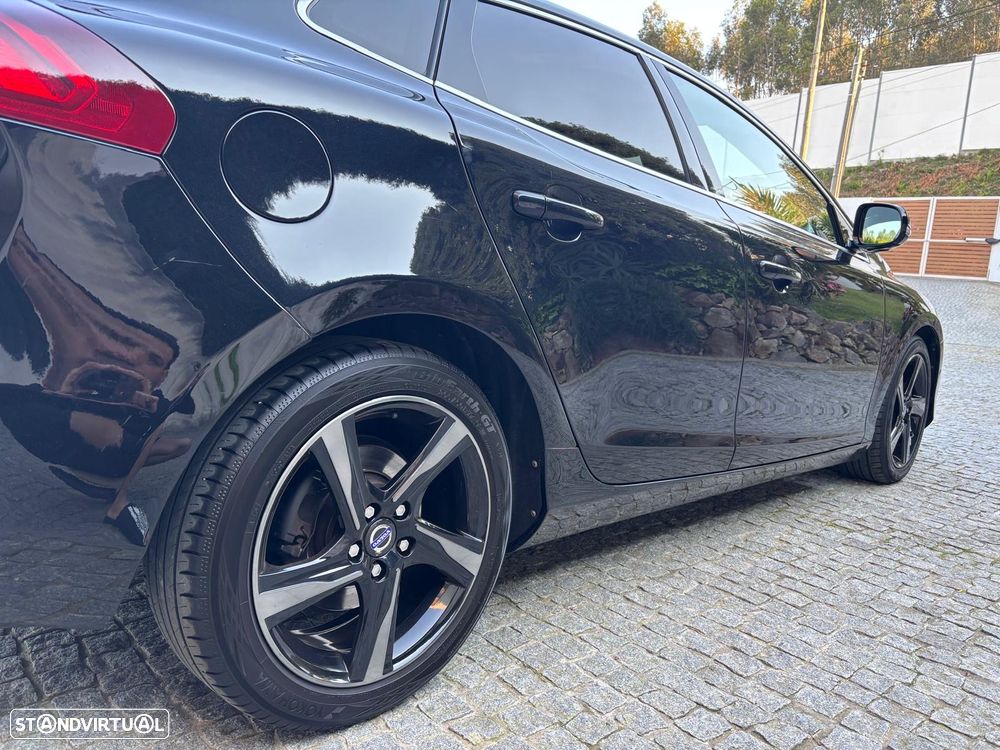 Volvo V40 D2 R Design - 8